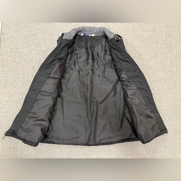 Women's Black Quilted Vest - Picture 4 of 6